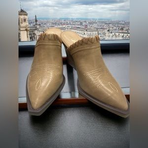 FOREVER BEIGE MULES. BOX INCLUDED NWOT
